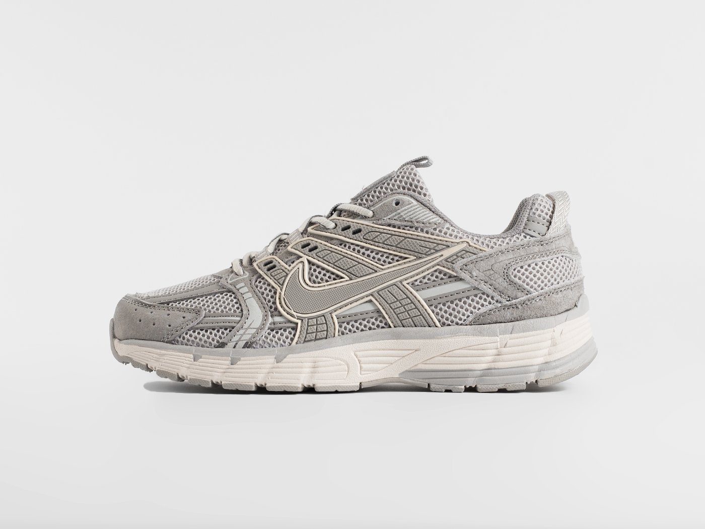 Кроссовки Nike P-6000