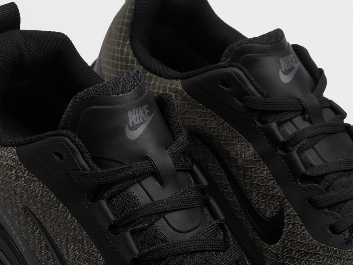 Кроссовки Nike