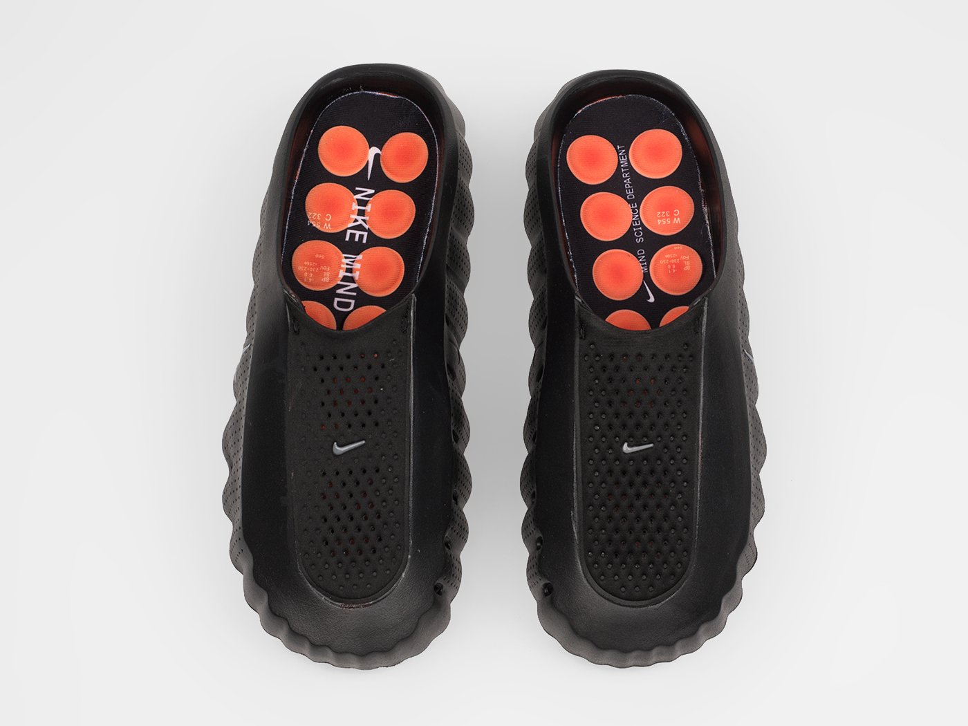 Сланцы Nike Mind 001