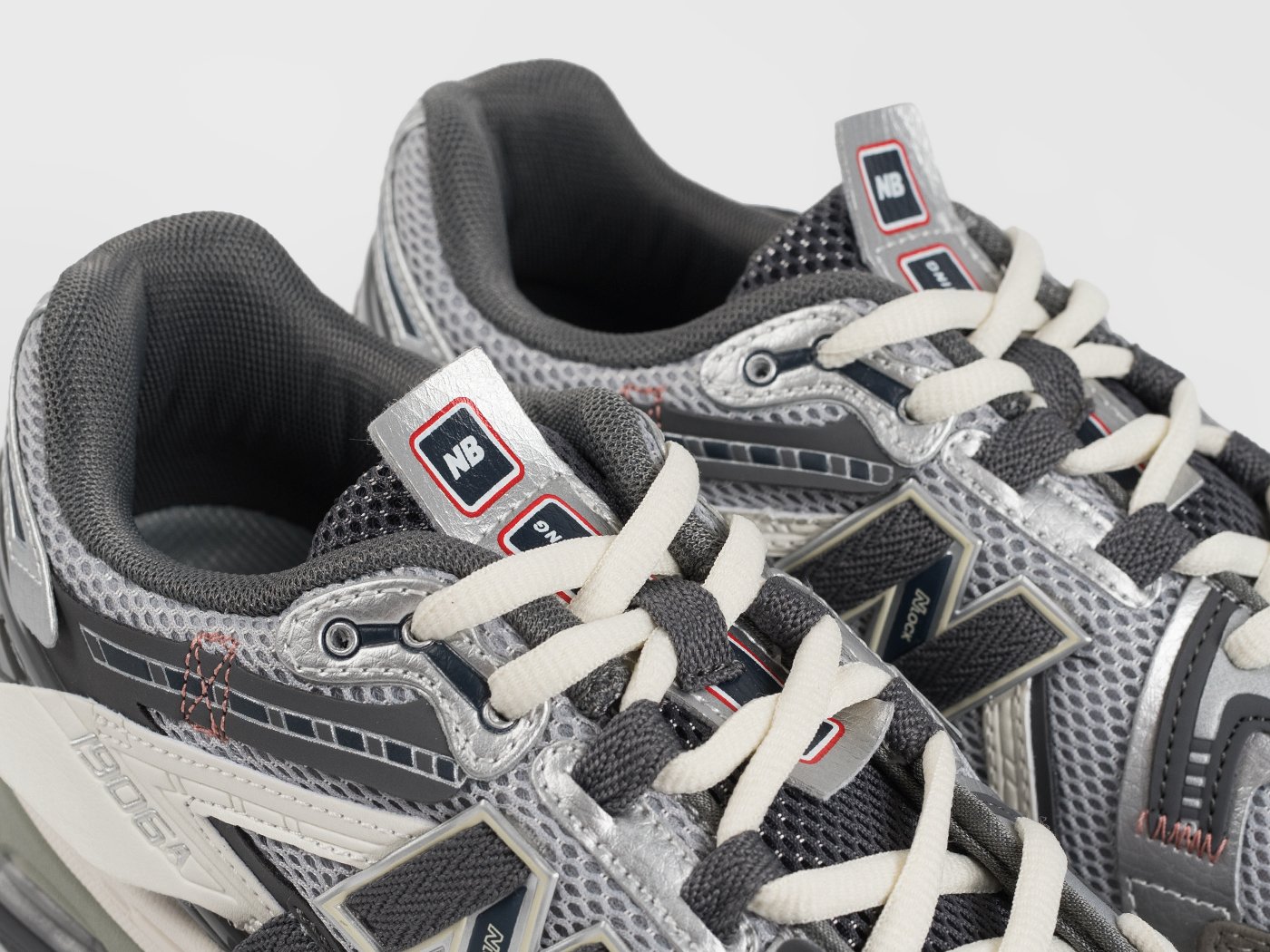 Кроссовки New Balance 1906A