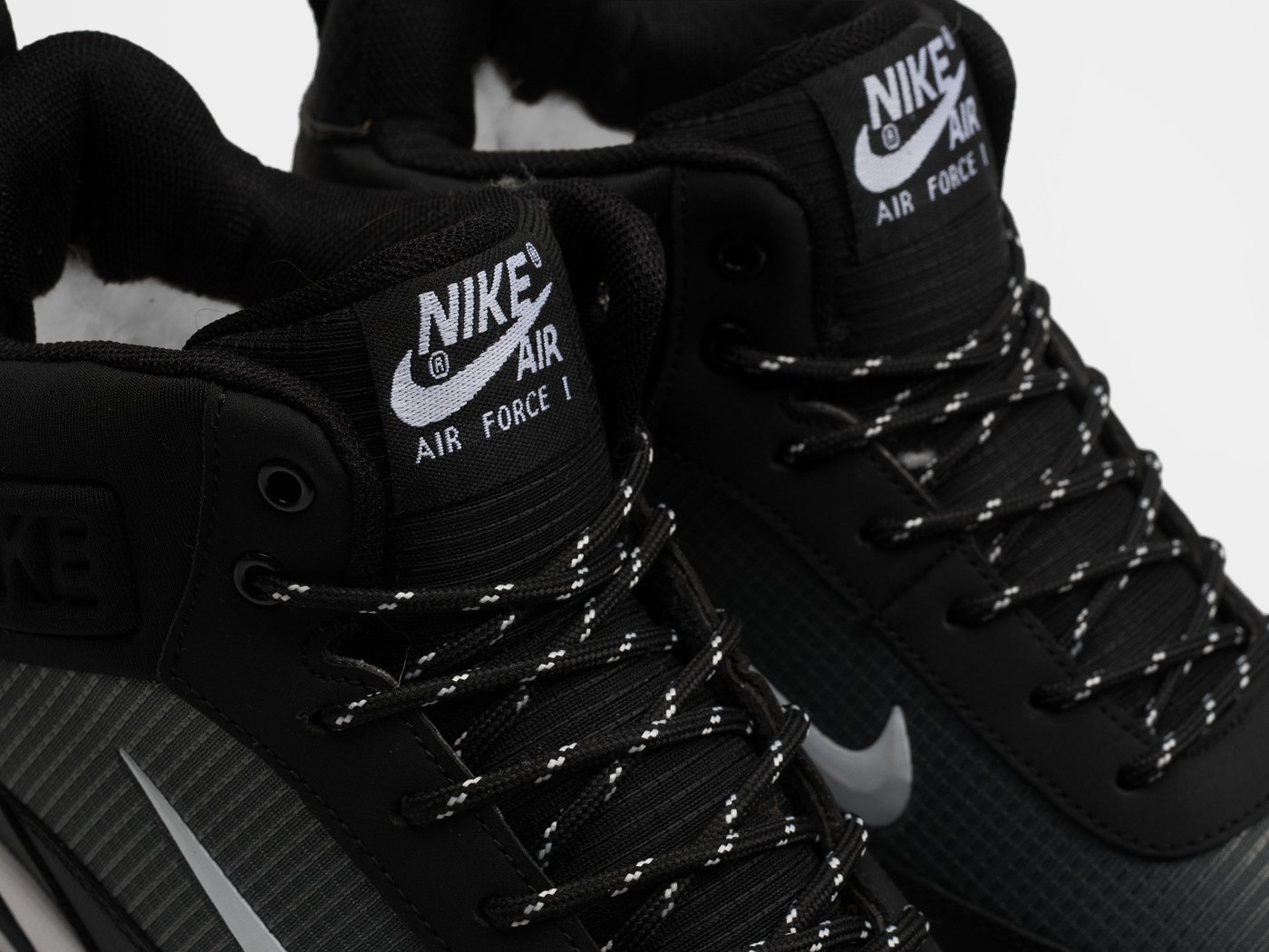 Зимние кроссовки Nike Rivah Mid