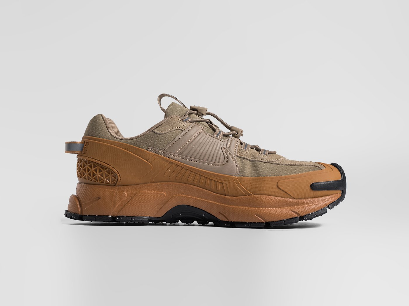 Кроссовки Nike Zoom Vomero 5 Roam