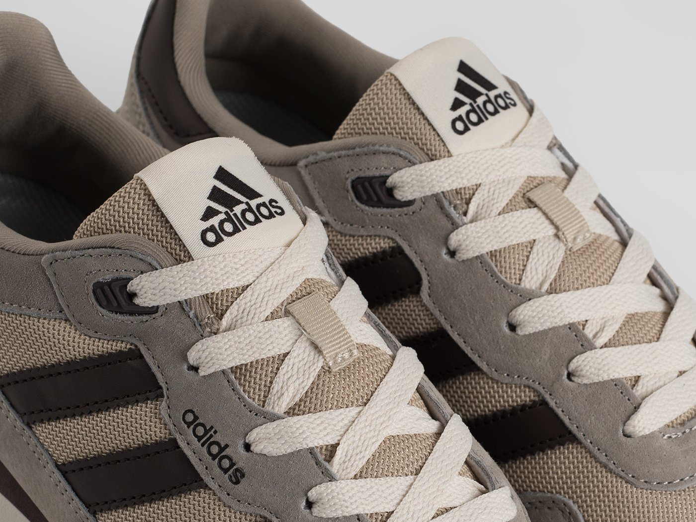 Кроссовки Adidas