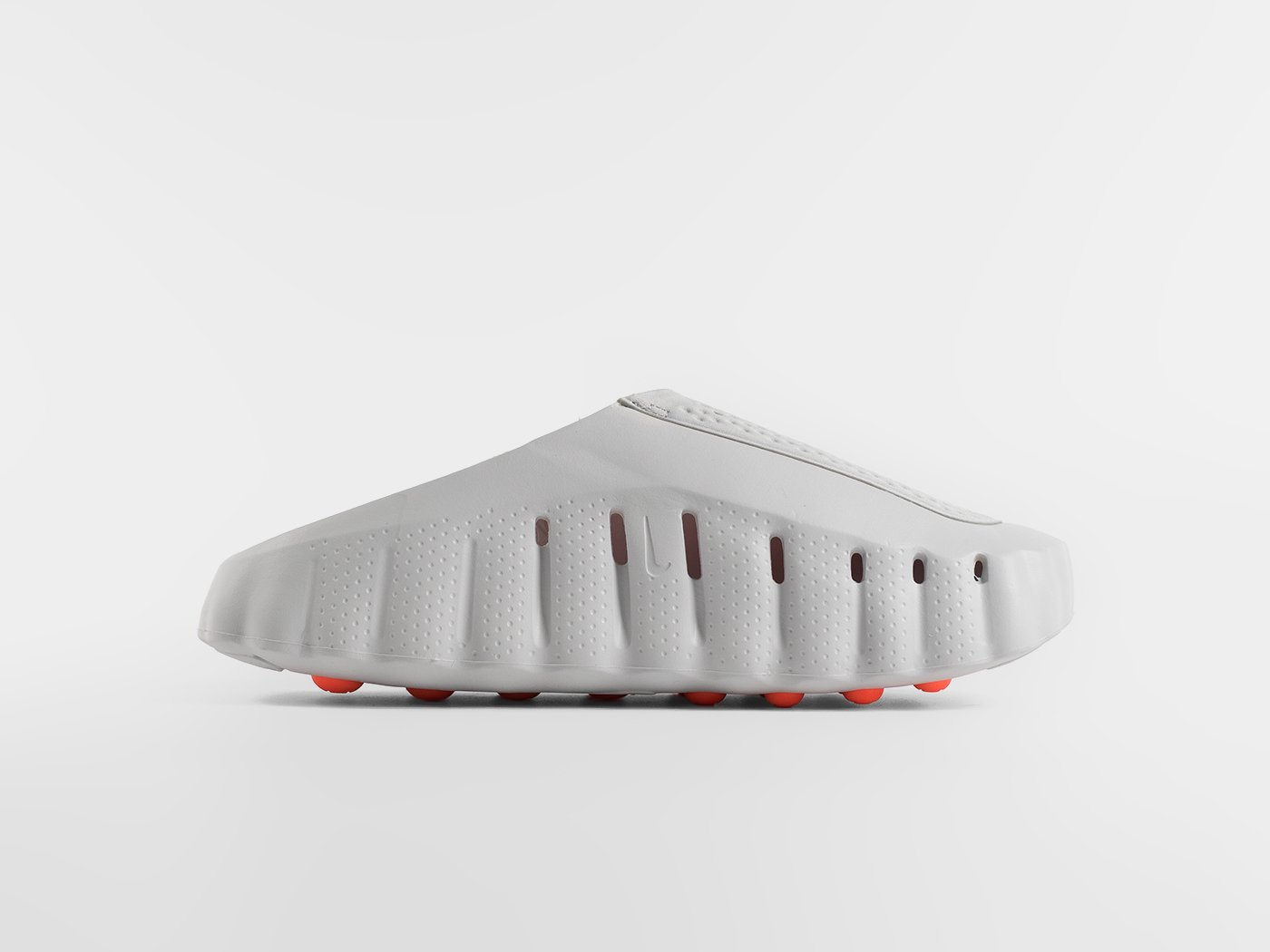 Сланцы Nike Mind 001