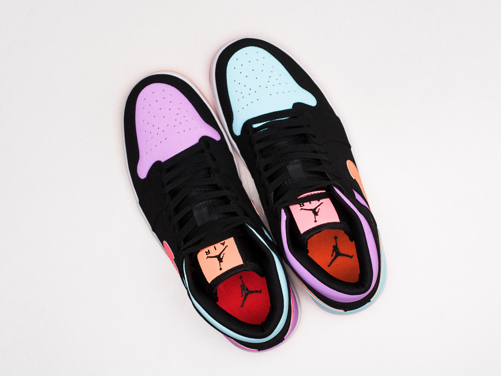 Кроссовки Nike Air Jordan 1 Mid