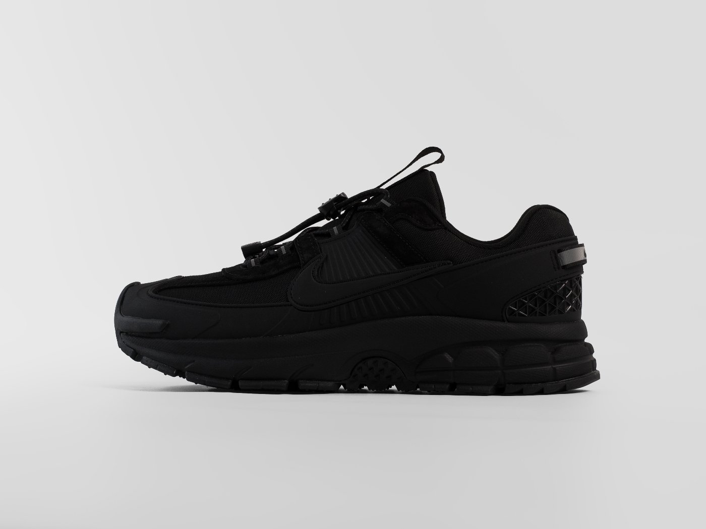 Кроссовки Nike Zoom Vomero 5 Roam