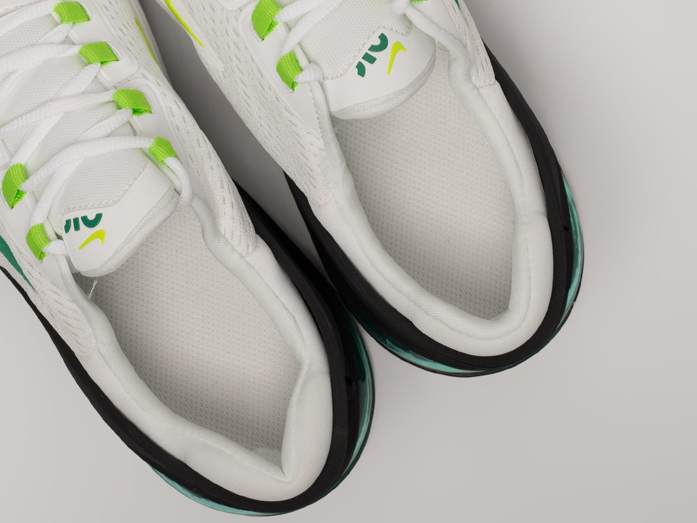 Кроссовки Nike Air Max 270 GO