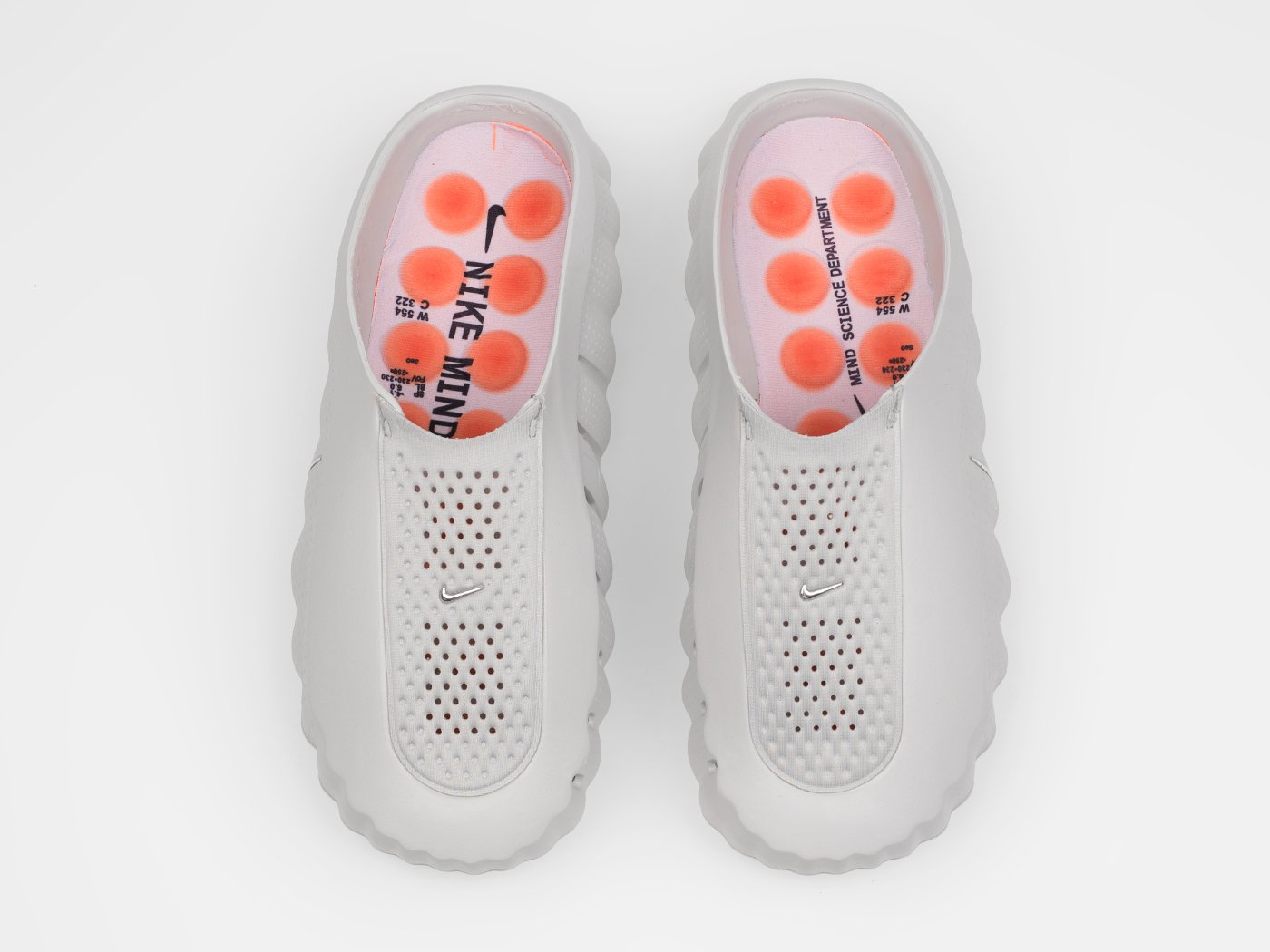 Сланцы Nike Mind 001