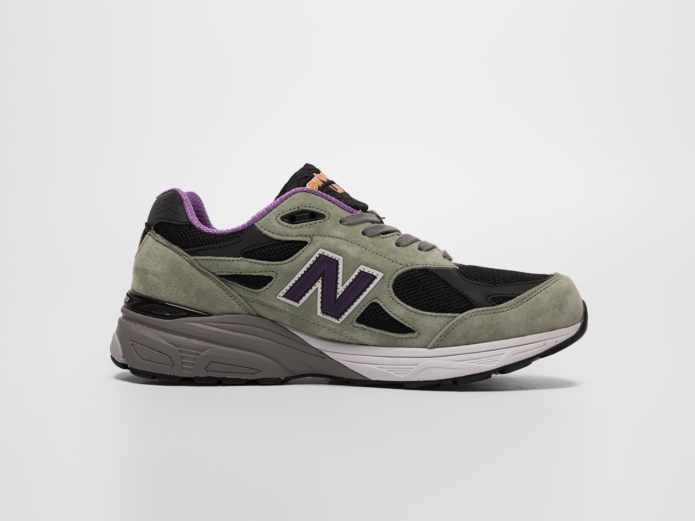 Кроссовки New Balance 990 v3