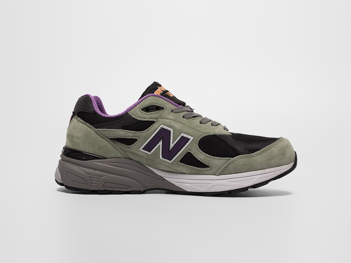 Кроссовки New Balance 990 v3