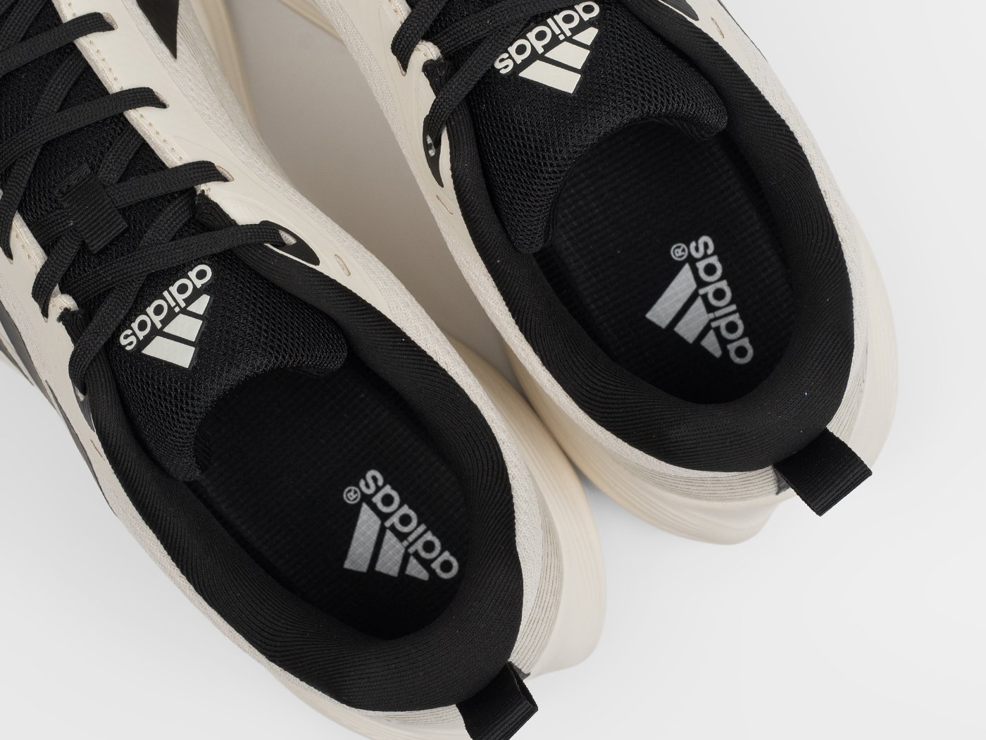 Кроссовки Adidas