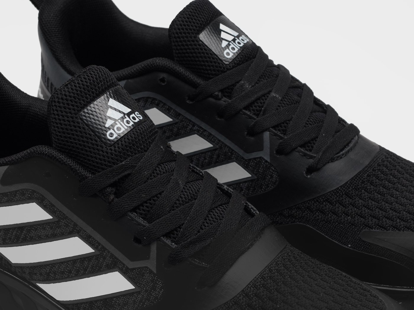 Кроссовки Adidas