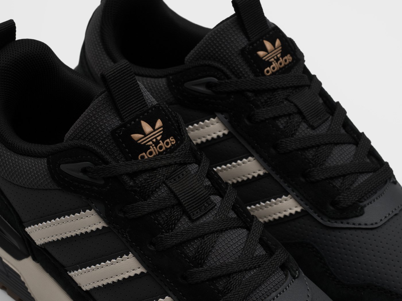 Кроссовки Adidas Retropy F2