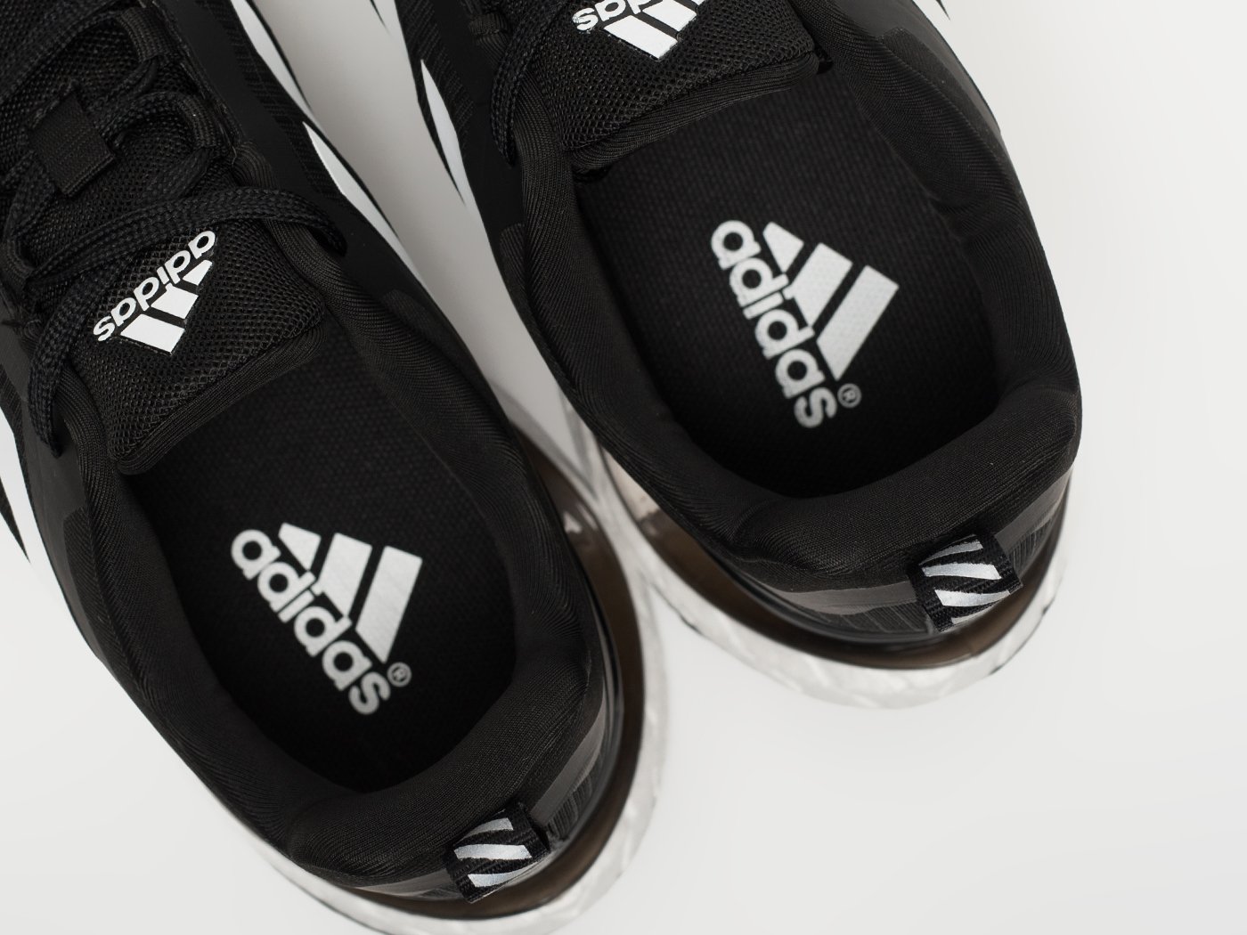 Кроссовки Adidas