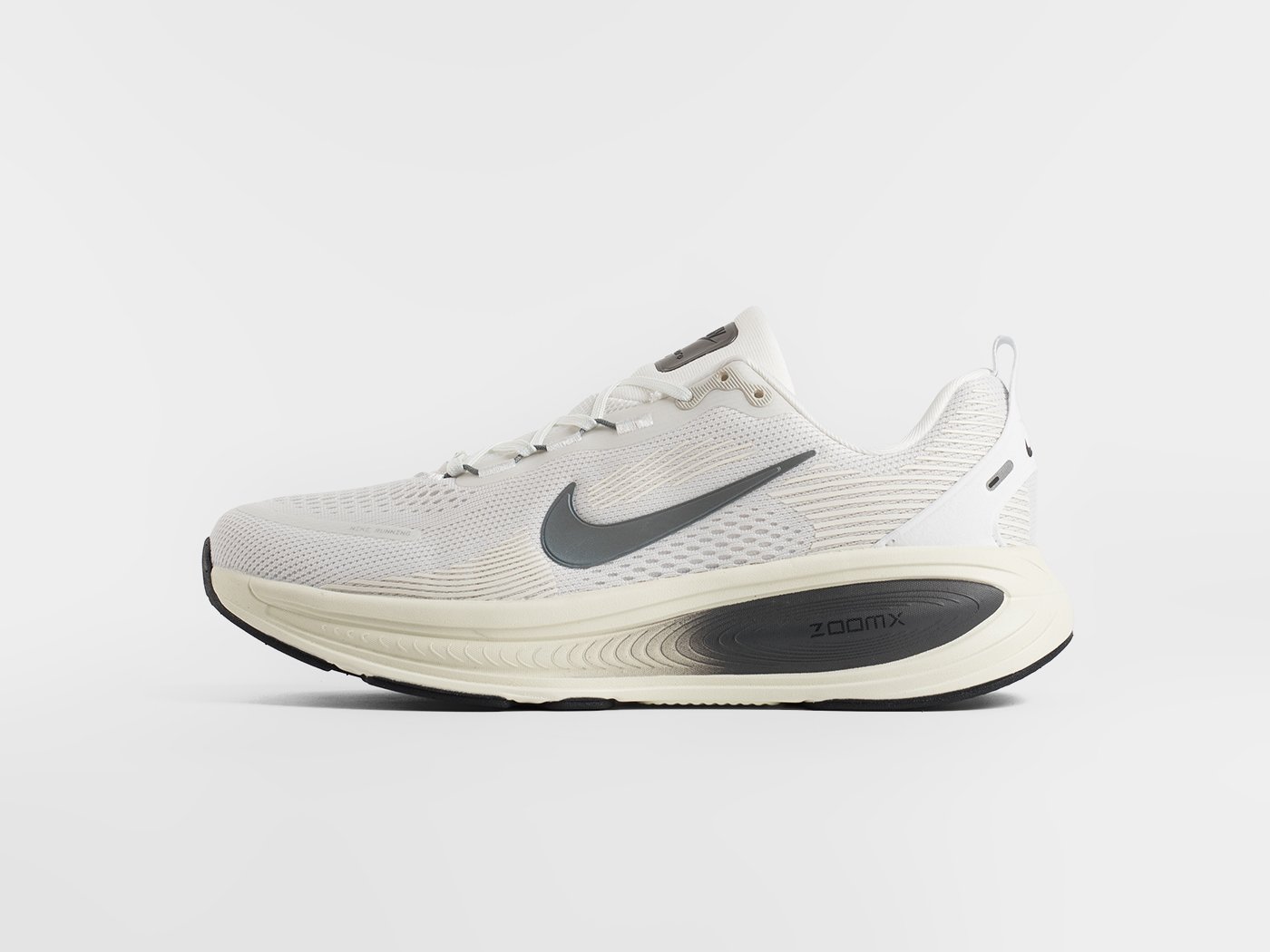 Кроссовки Nike Vomero 18