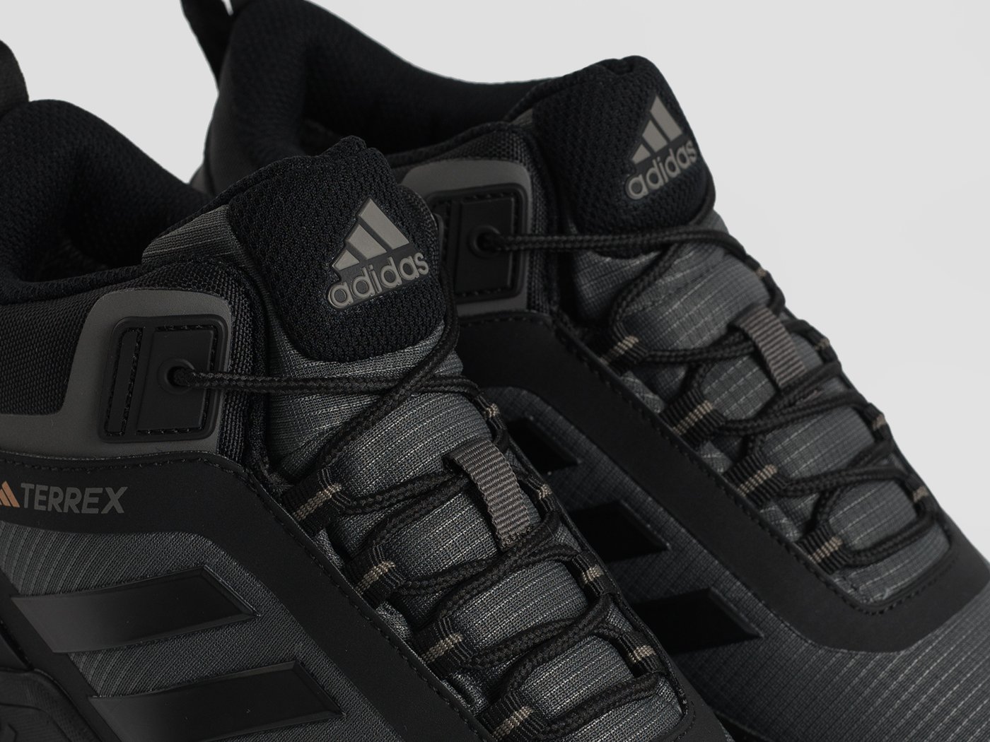 Кроссовки Adidas Terrex Swift R3 Mid