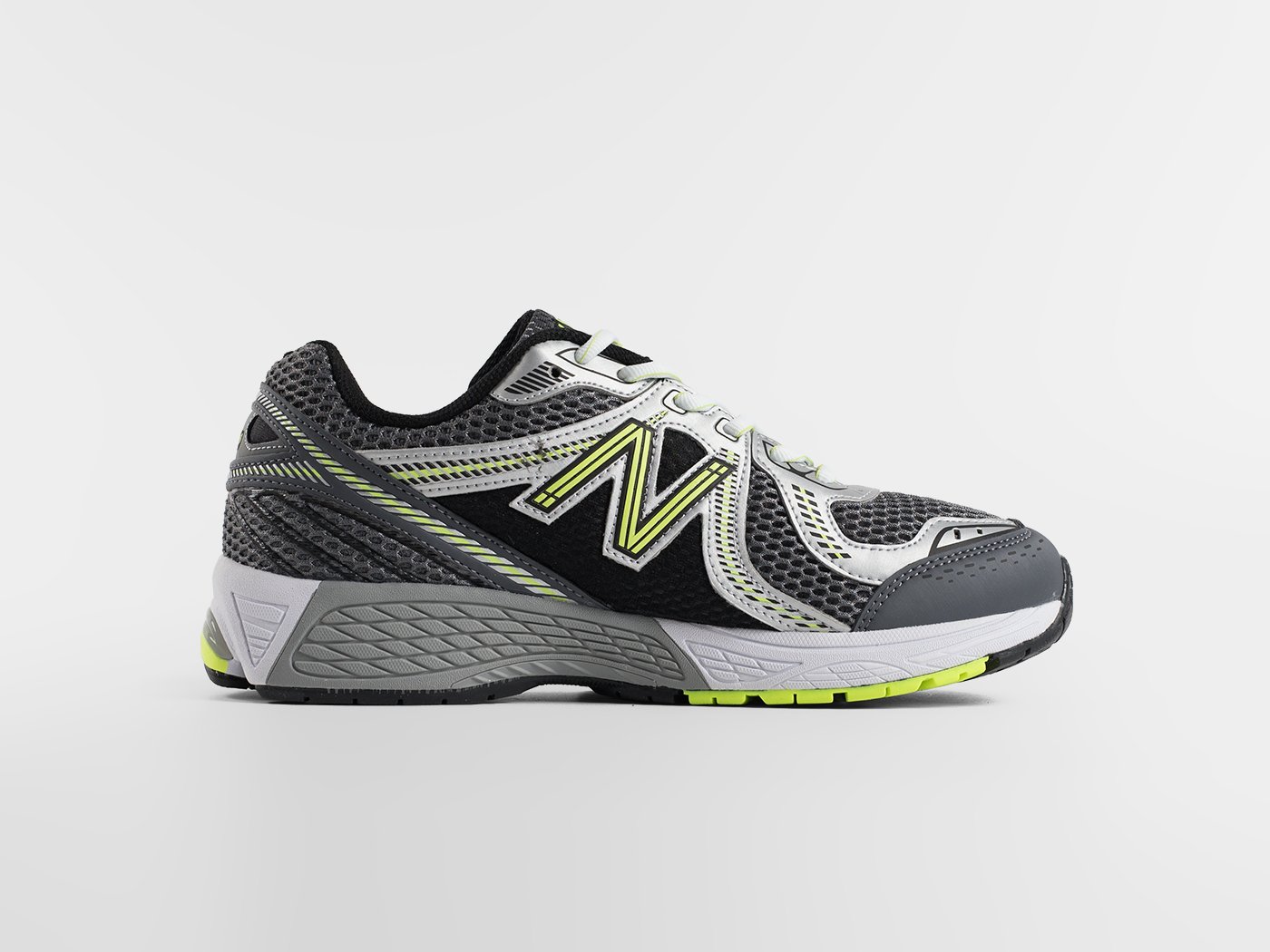 Кроссовки New Balance 860v2