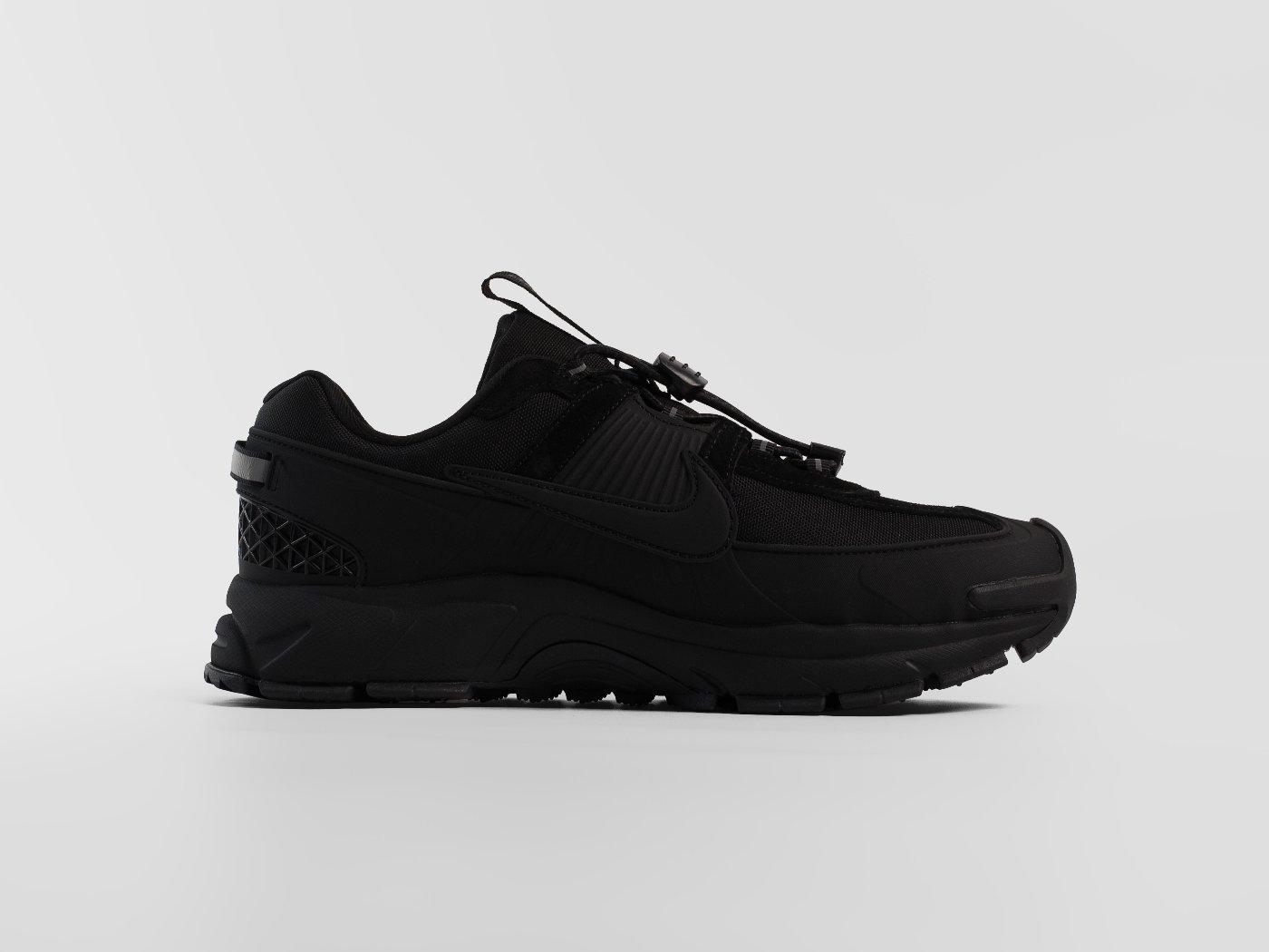 Кроссовки Nike Zoom Vomero 5 Roam