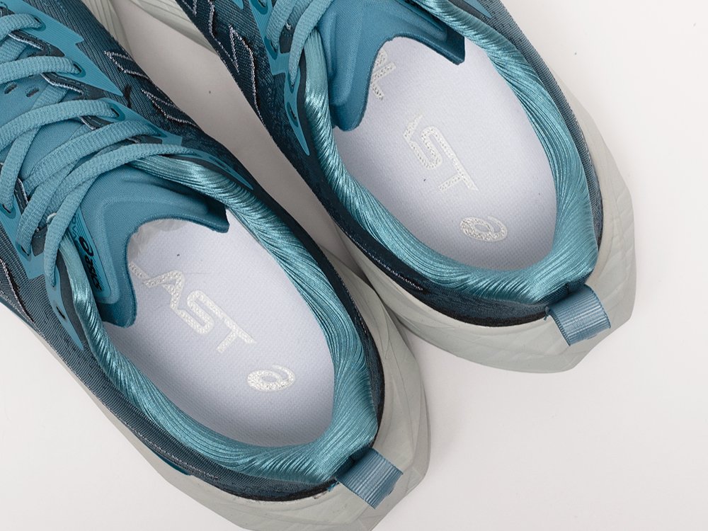 Кроссовки Asics Novablast 4