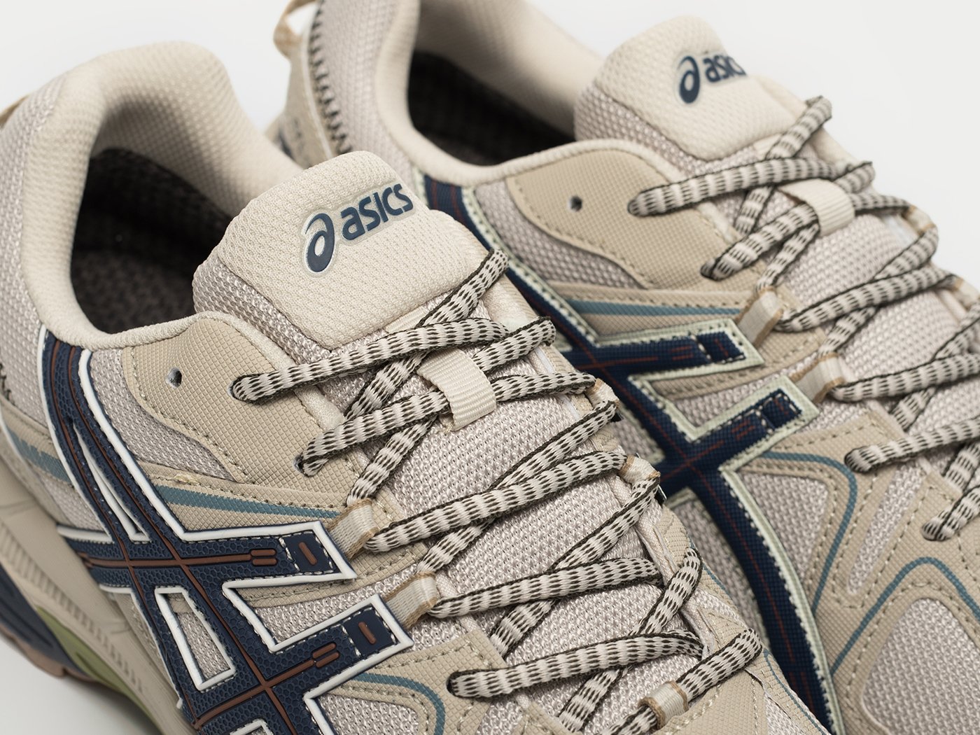 Кроссовки Asics Gel-Kahana 8