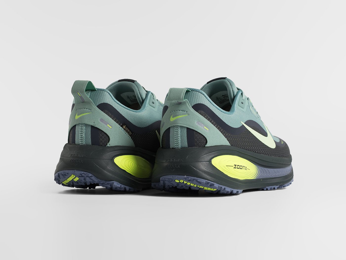 Кроссовки Nike Air Zoom Vomero 18