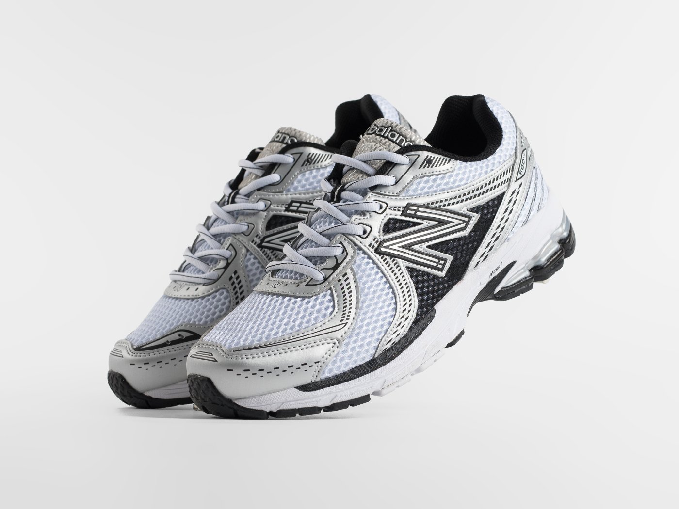 Кроссовки New Balance 860v2