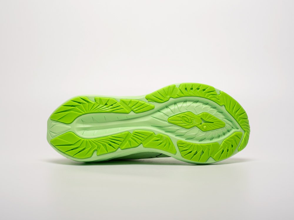 Кроссовки Asics Novablast 4
