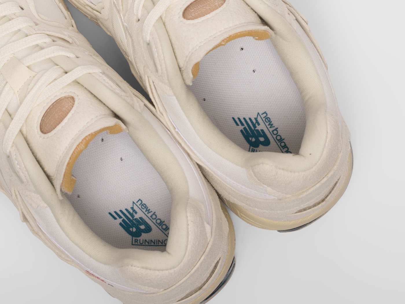 Кроссовки New Balance 2002R