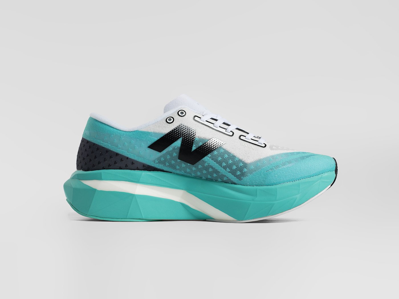 Кроссовки New Balance FuelCell Rebel V4