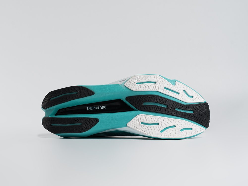 Кроссовки New Balance FuelCell Rebel V4