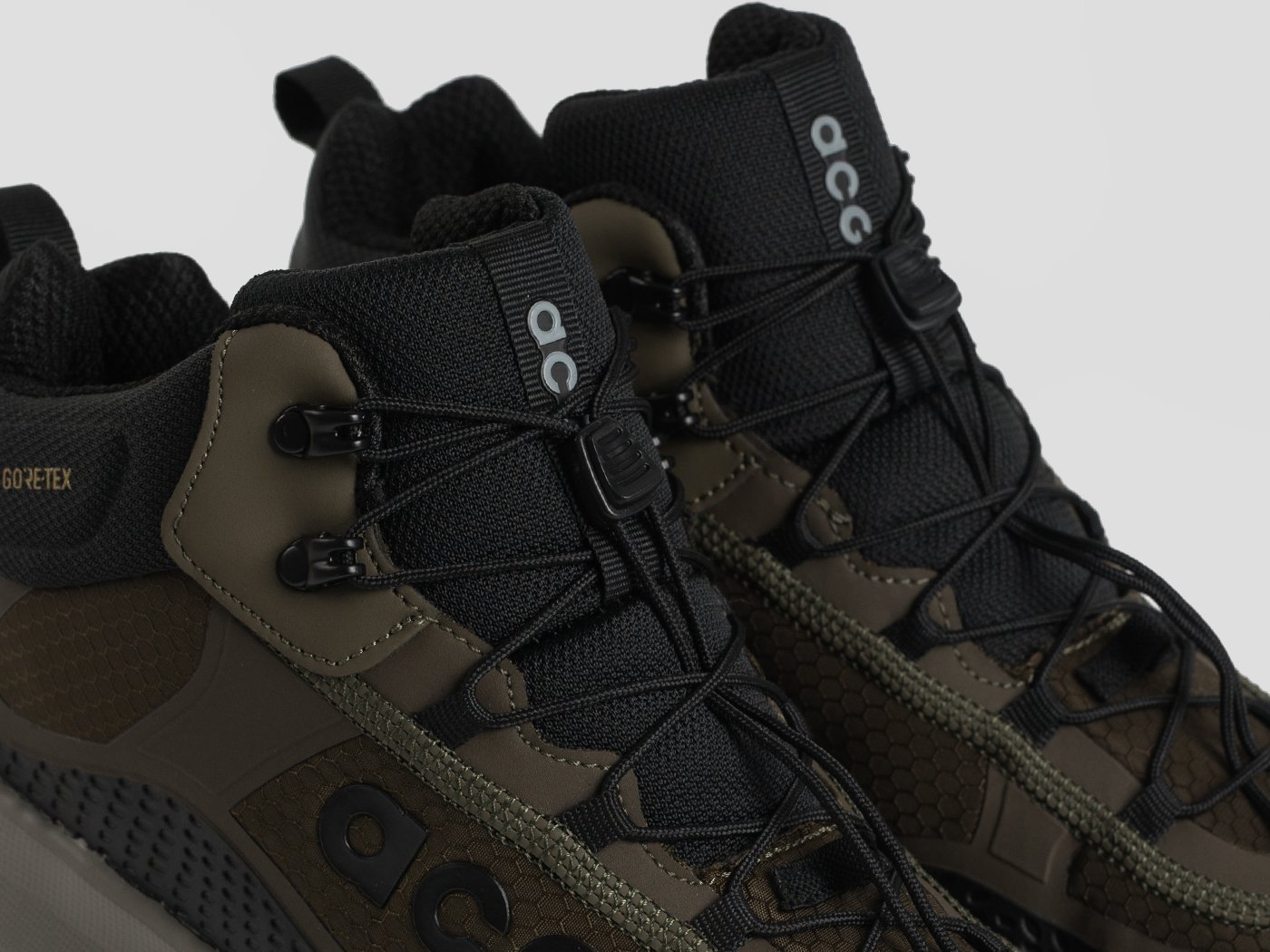 Зимние кроссовки Nike ACG Mountain Fly Mid