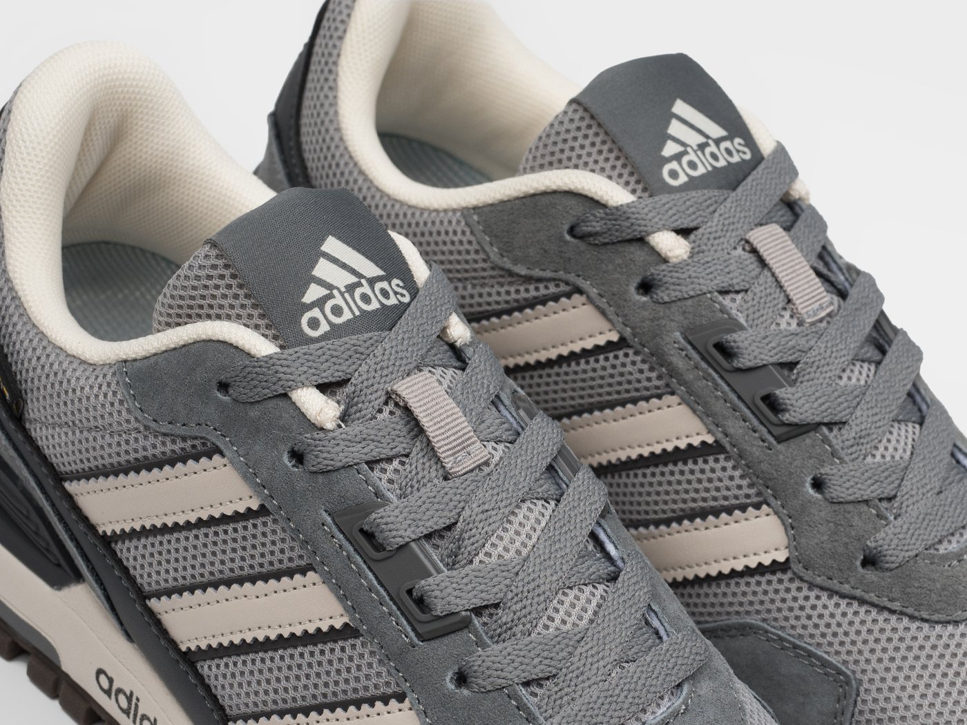 Кроссовки Adidas