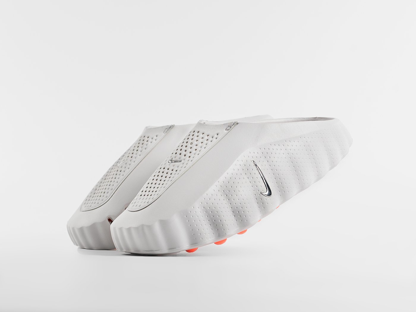 Сланцы Nike Mind 001