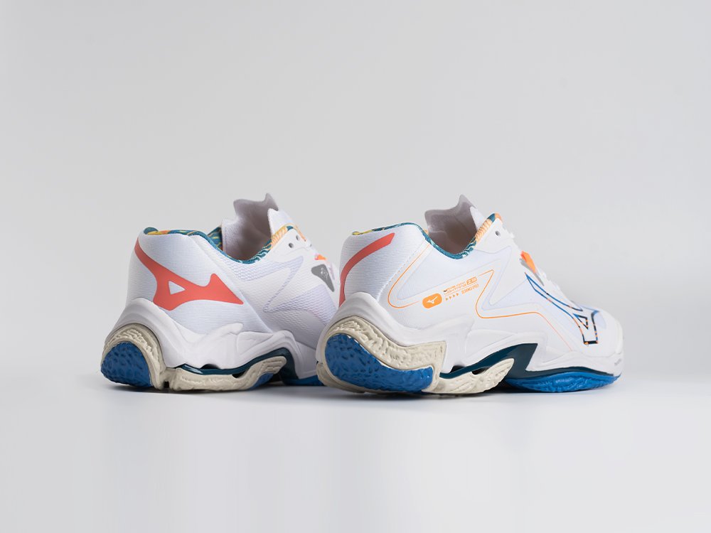 Кроссовки Mizuno Wave Lightning Z8