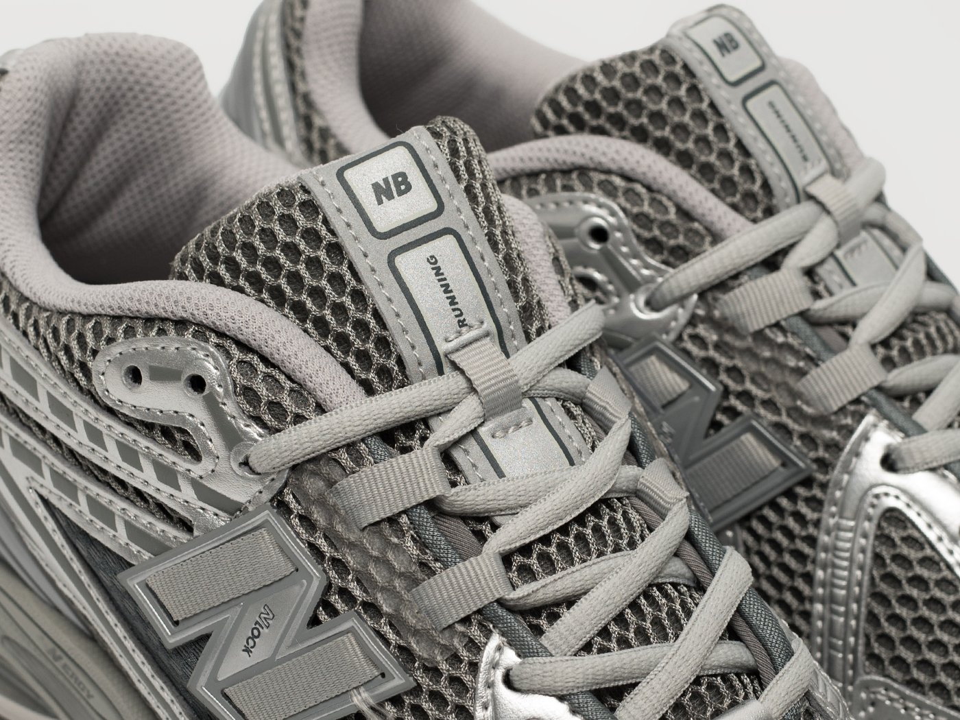 Кроссовки New Balance 1906R