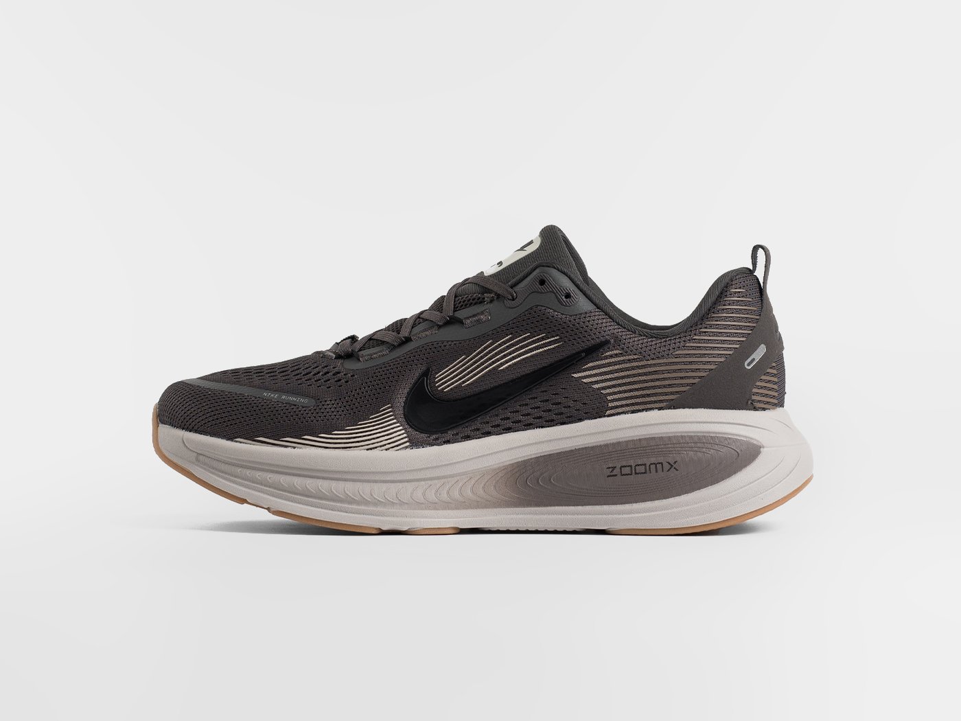 Кроссовки Nike Vomero 18