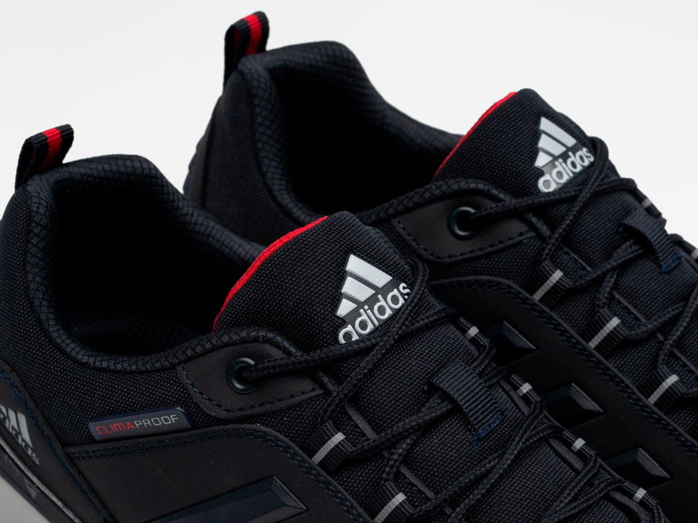 Кроссовки Adidas Climaproof