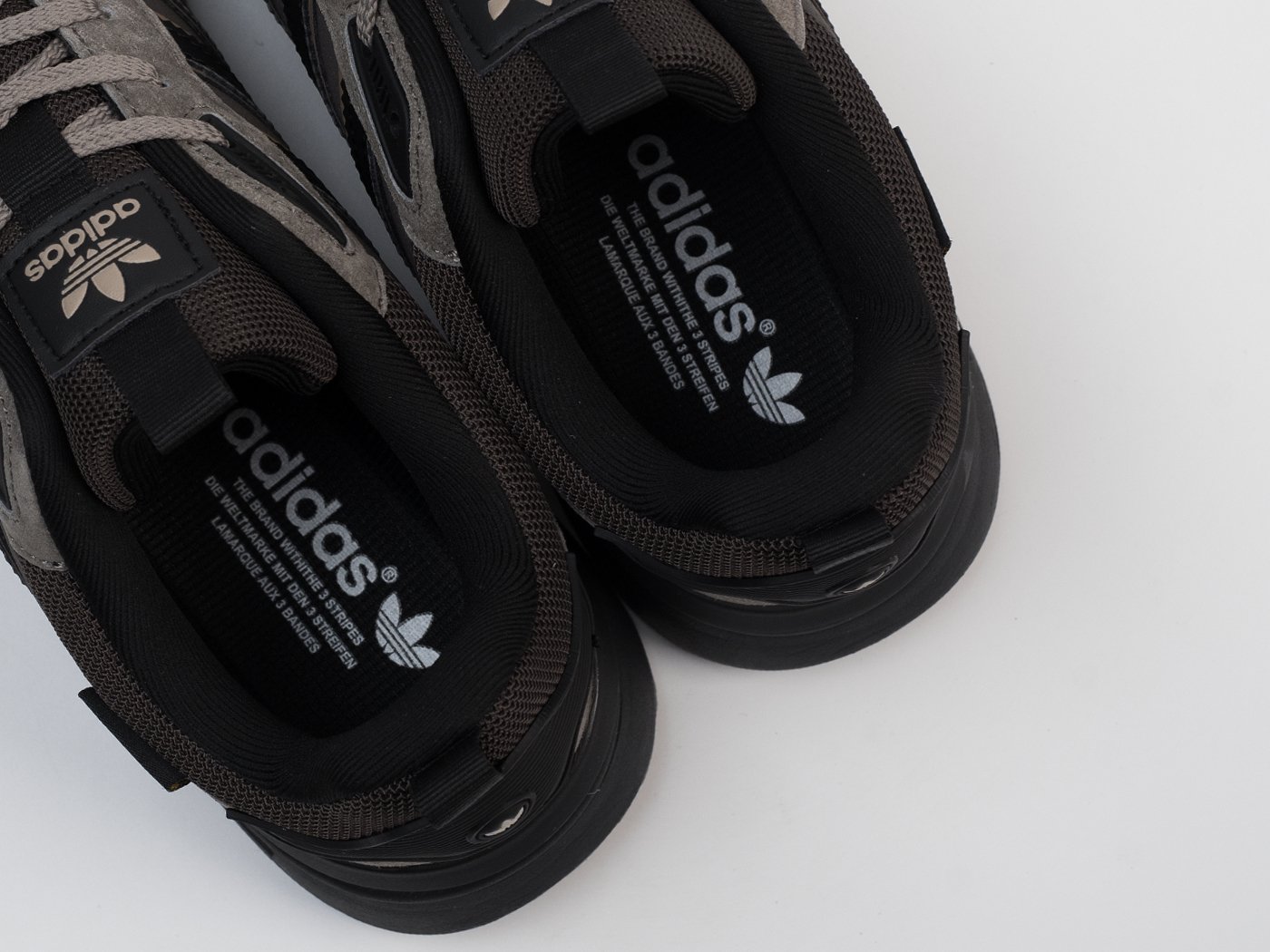 Кроссовки Adidas