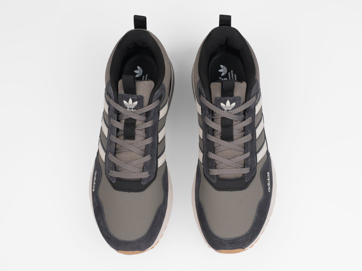 Кроссовки Adidas