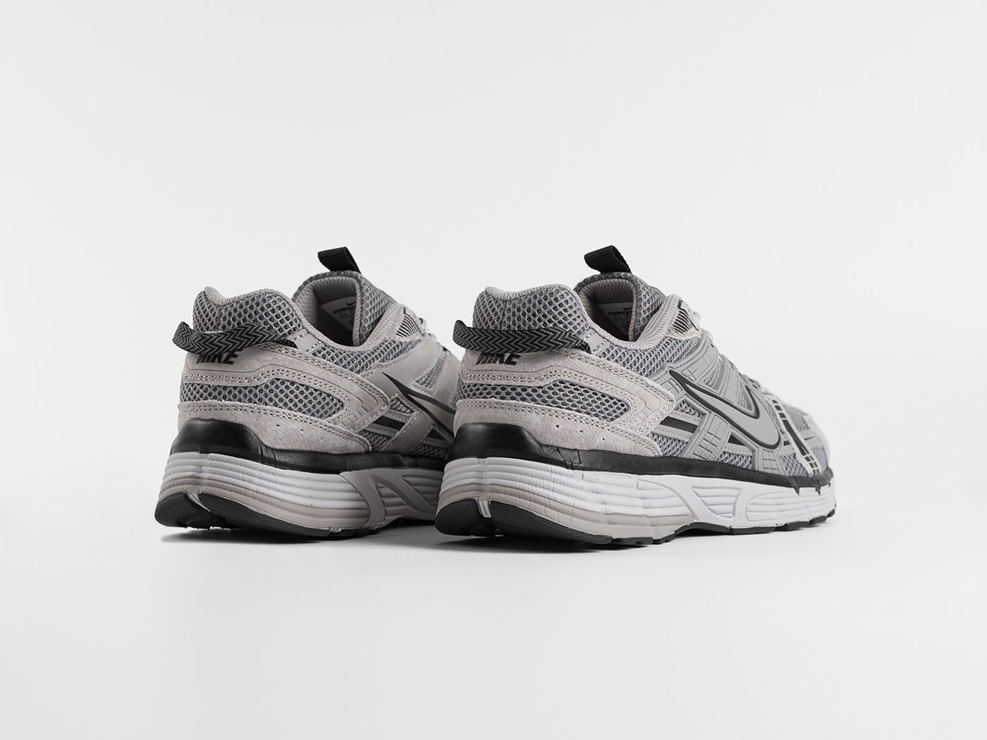 Кроссовки Nike V2K Run
