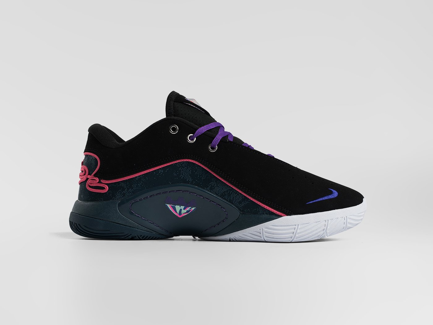 Кроссовки Nike Lebron XXII