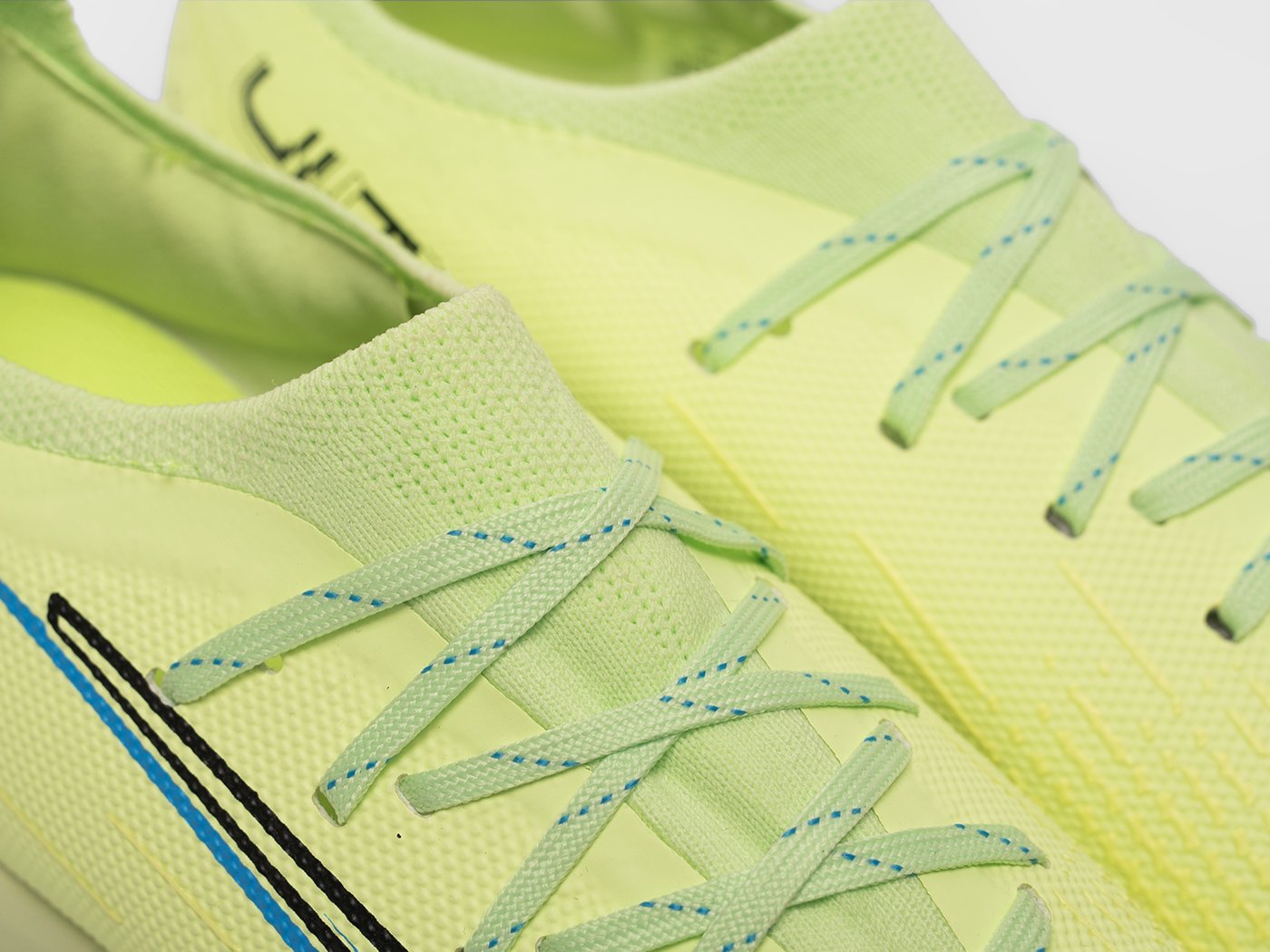 Футбольная обувь Puma Ultra Ultimate FG