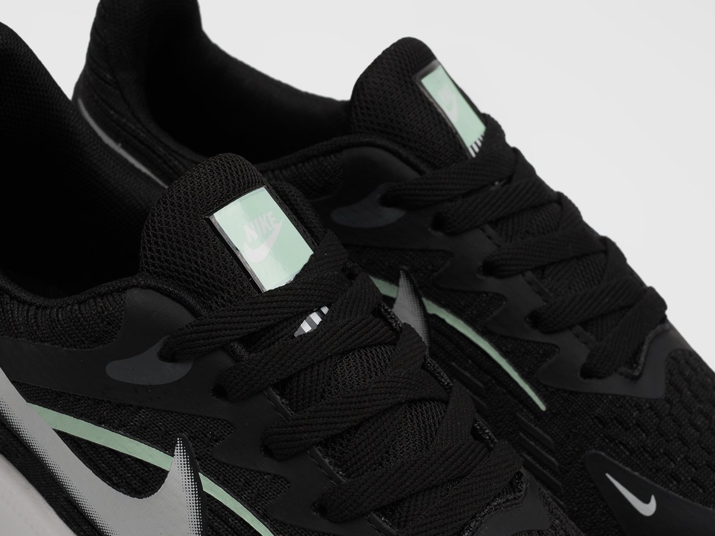 Кроссовки Nike