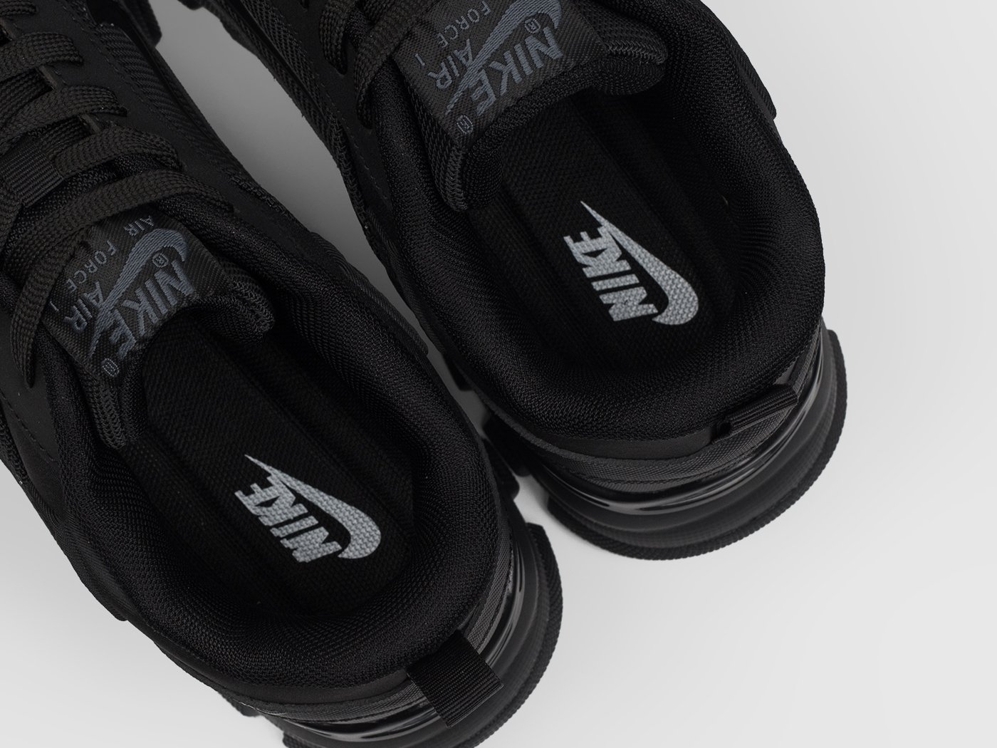 Кроссовки Nike Rivah Low