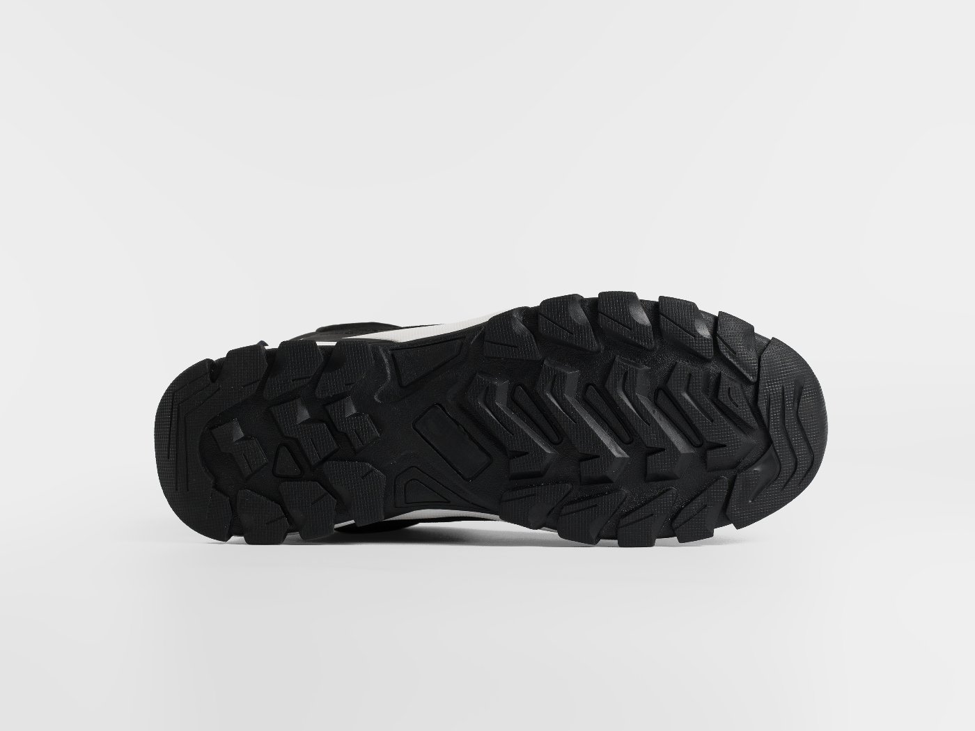 Зимние кроссовки Nike Rivah Mid