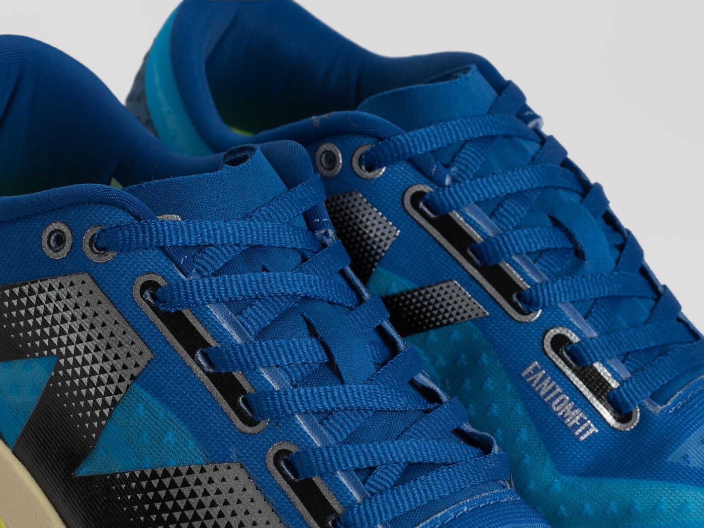 Кроссовки New Balance FuelCell Rebel V4