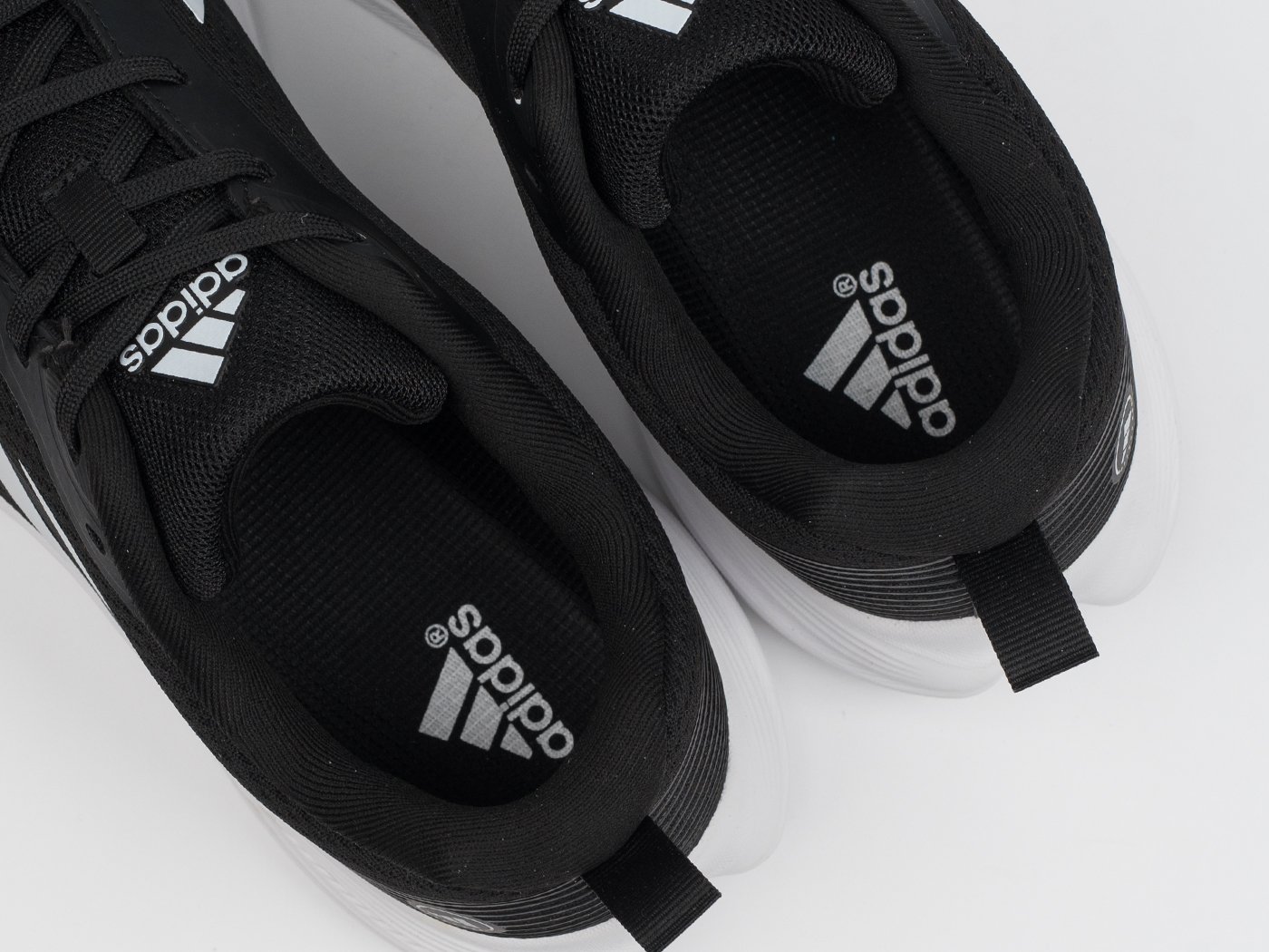 Кроссовки Adidas