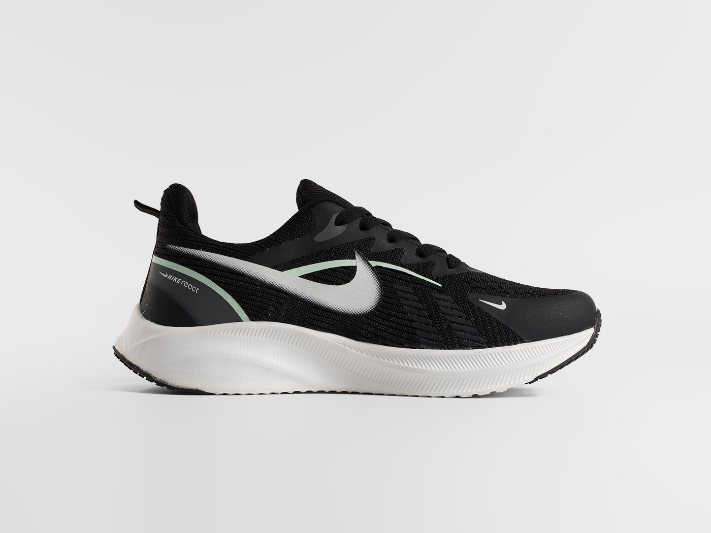 Кроссовки Nike