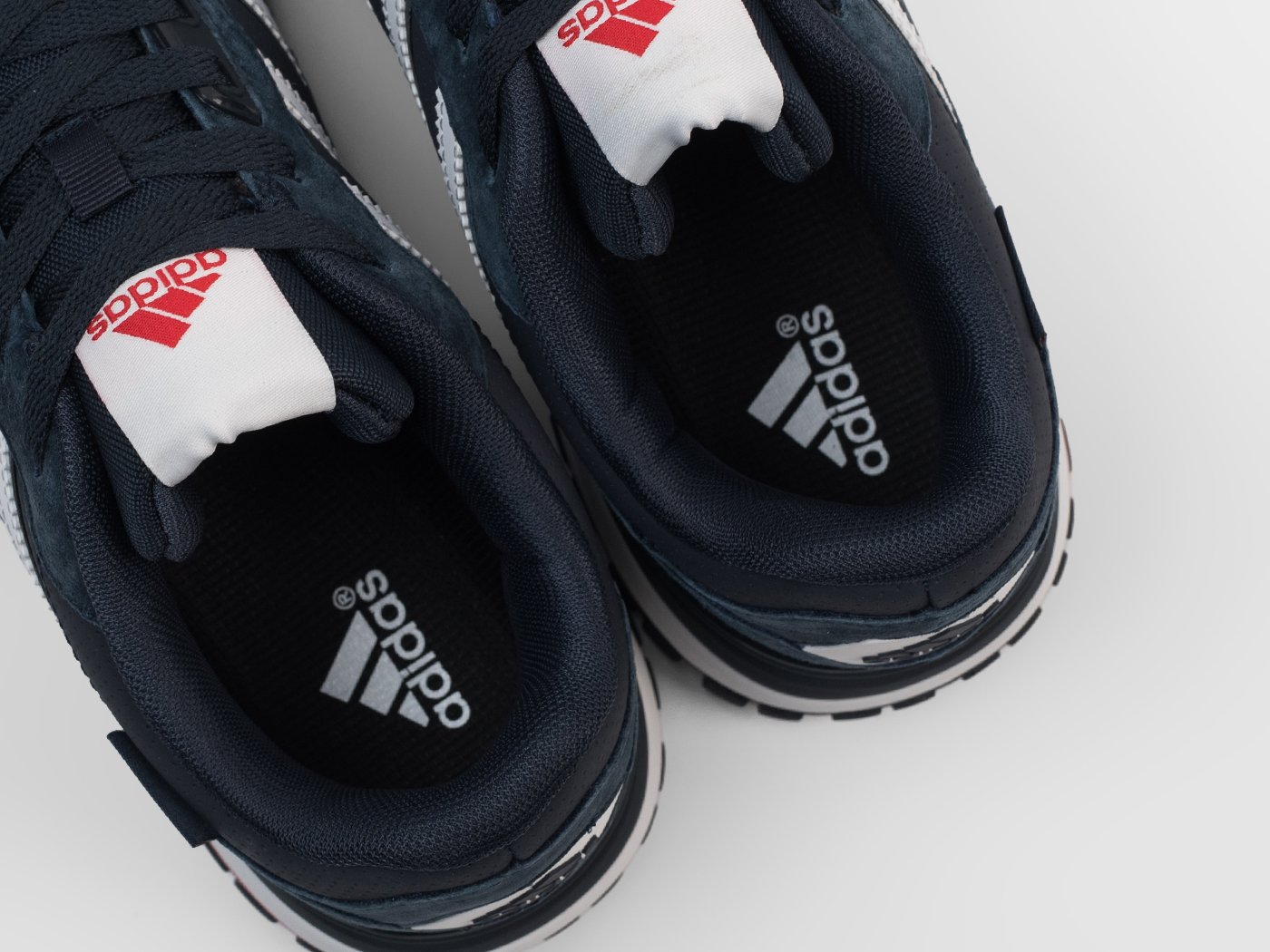 Кроссовки Adidas