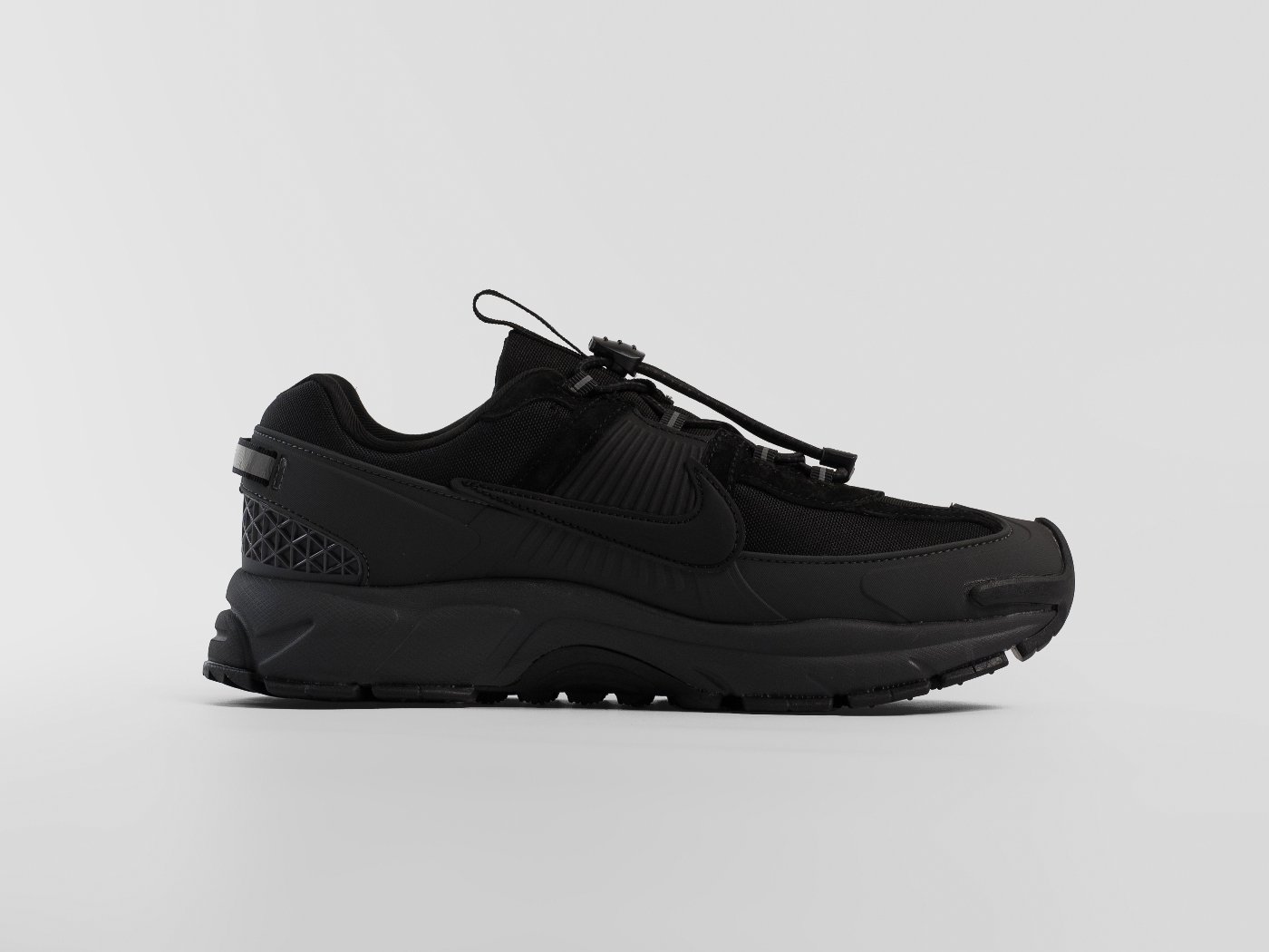 Кроссовки Nike Zoom Vomero 5 Roam